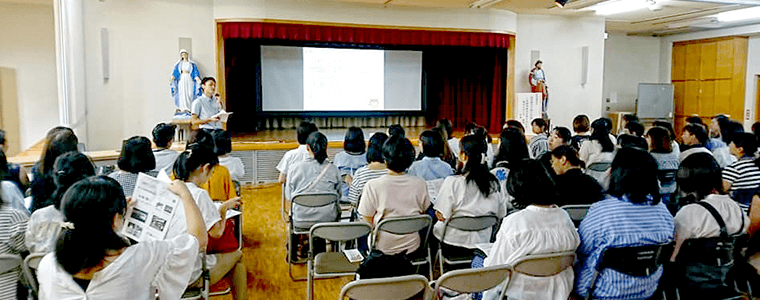 講演会の開催・行政との連携による地域子育て支援